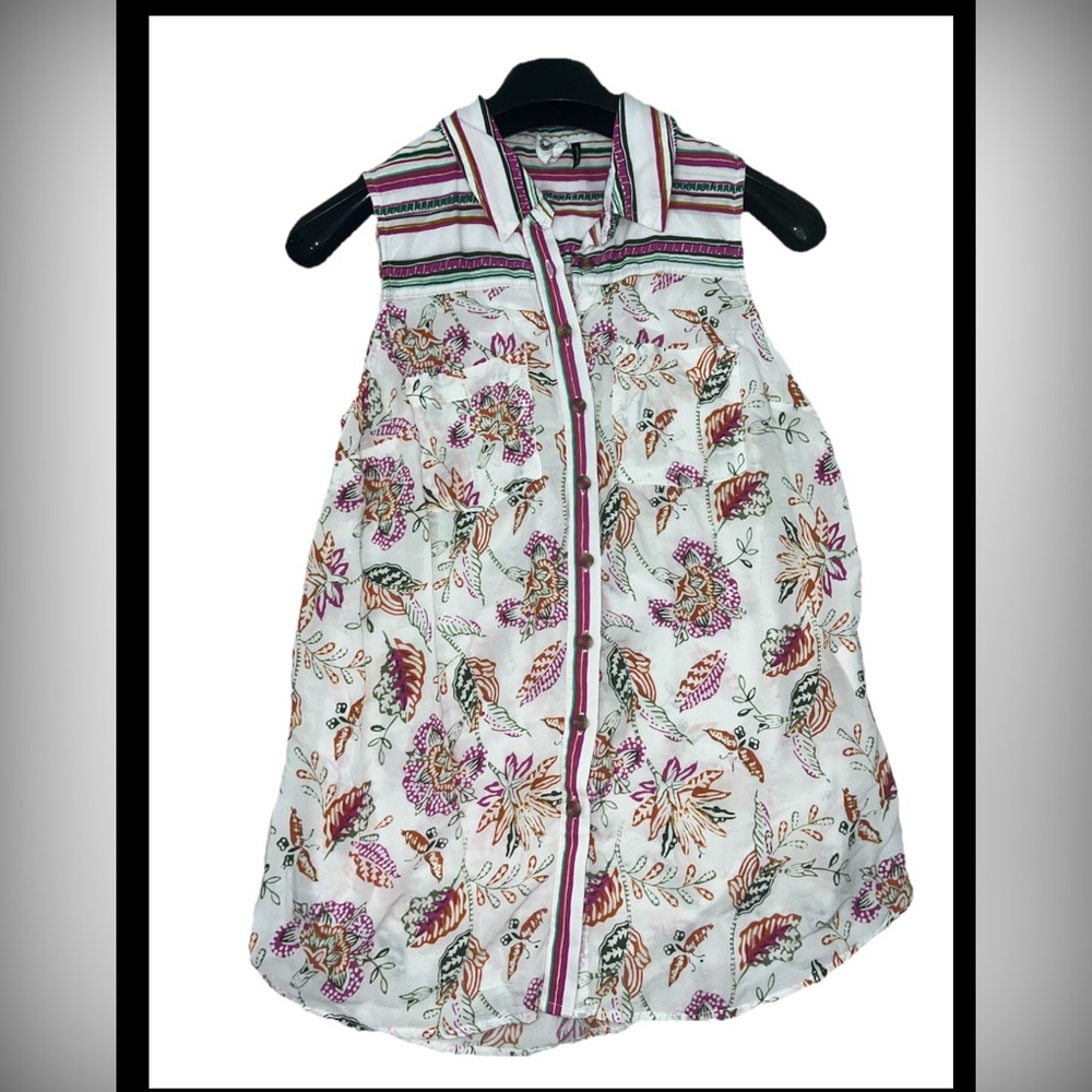 Akemi + Kin Floral Button-Down Women's Blouse - White and Pink Small